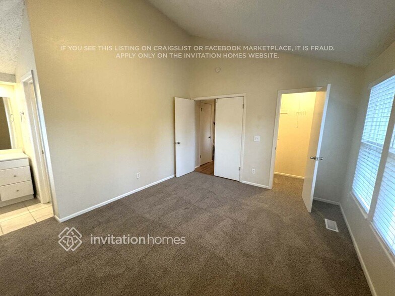 Building Photo - 455 Hickory Pl
