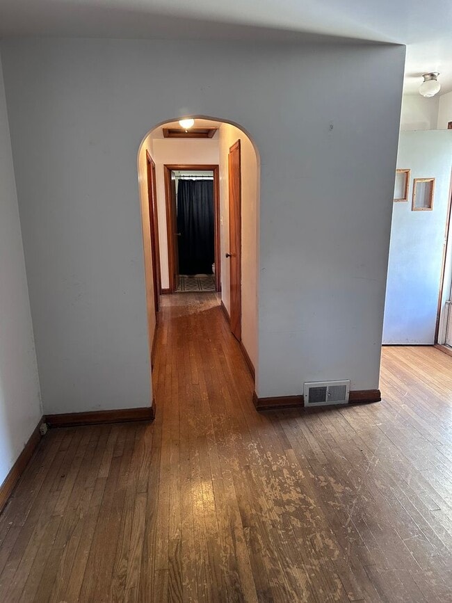 Building Photo - Bellefonte single family home available now!