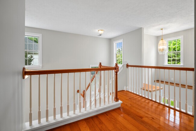 Building Photo - 619 Greyshire Dr