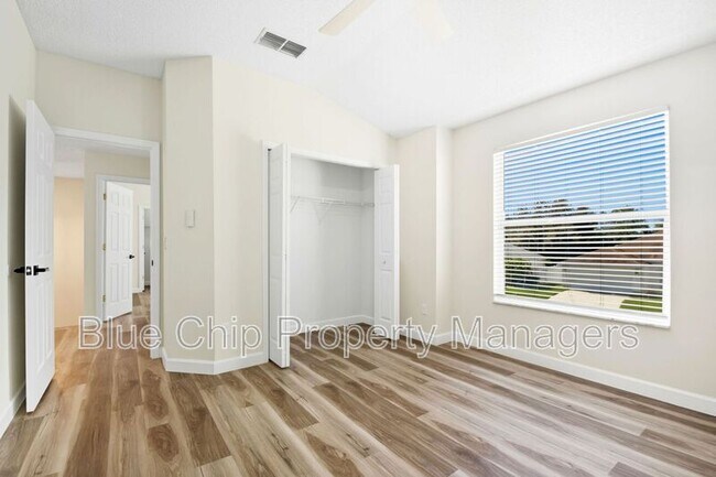 Building Photo - 12630 Lakebrook Dr