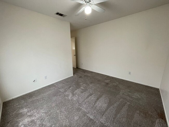 Building Photo - 2300 Jeans Ct