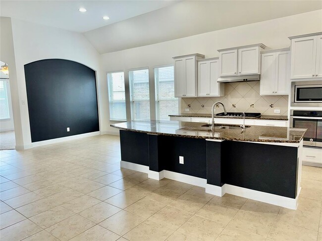 Building Photo - 21413 Merveil Dr