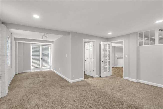 Building Photo - 2925 Arden Rd NW