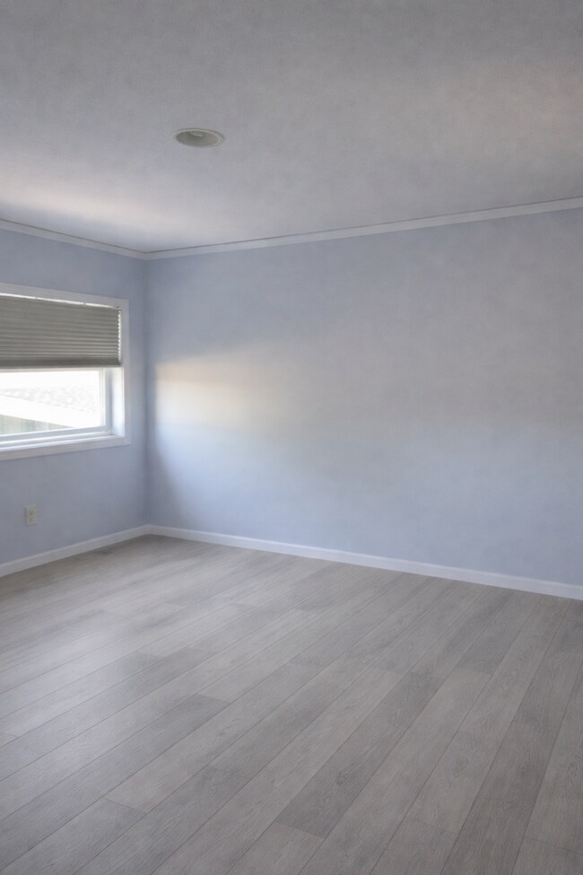 Building Photo - "Charming 3-Bedroom Oasis on Sunset Avenue – 1892 Sq. Ft. of Comfort and Style in Pasadena!"