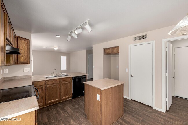 Building Photo - 12547 W Medlock Dr