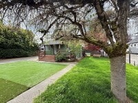 Building Photo - West Seattle Home