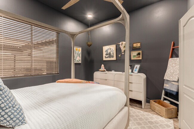 Building Photo - 10502 E Posada Ave