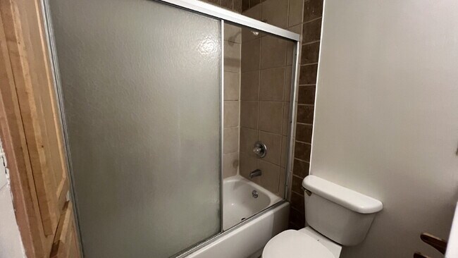 Building Photo - 1116 Evelyn Ln