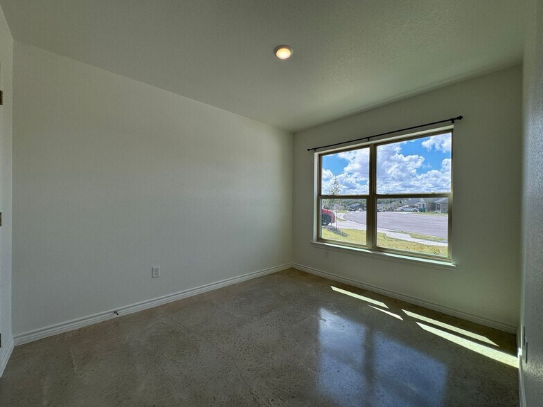 Building Photo - 1234 Lehmann Dr