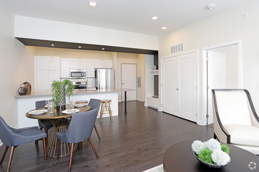 Maxwell 915 Mulberry St Des Moines IA 50309 Apartment Finder