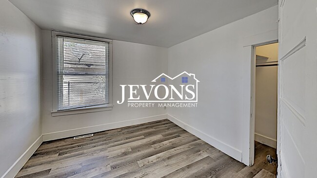 Building Photo - Discover your ideal home in Yakima, conven...