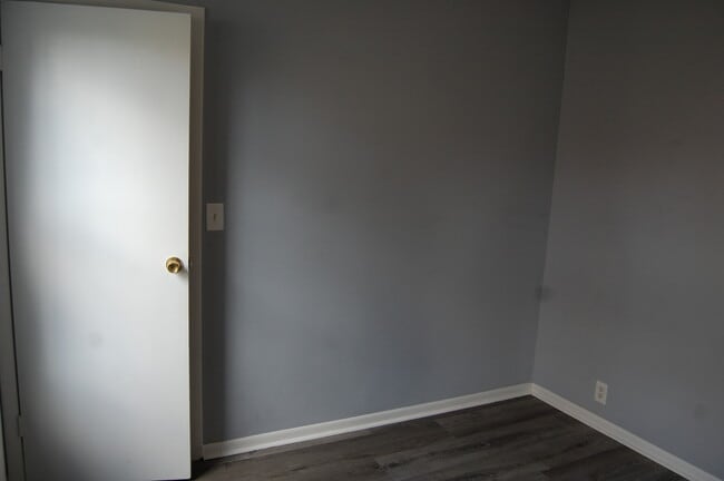 Building Photo - 430 S Monterey Ave