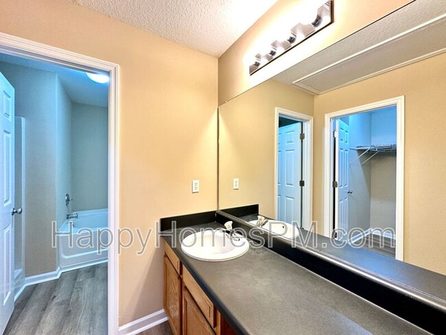 Building Photo - 7888 Montview Rd