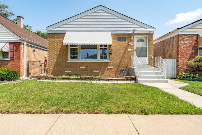 Building Photo - 4507 S Leamington Ave