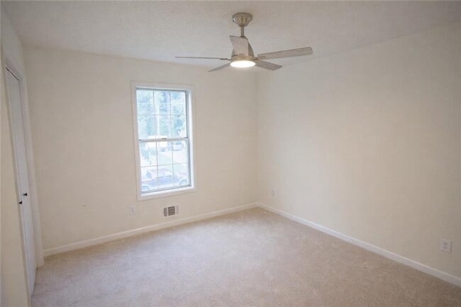 Building Photo - 5270 Oaks Landing Ct