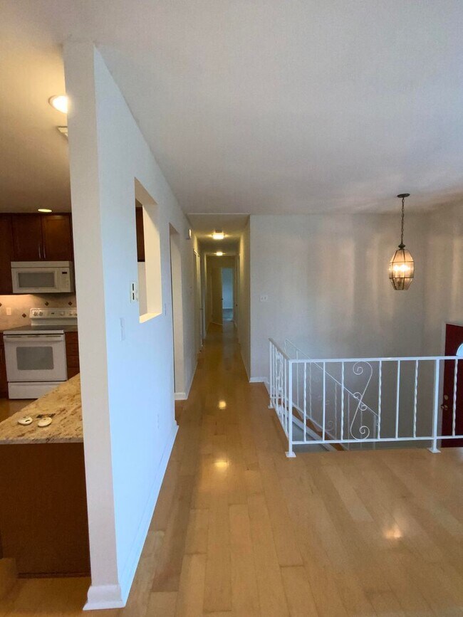 Building Photo - 5 br, 3 bath House - 35 CINDER RD