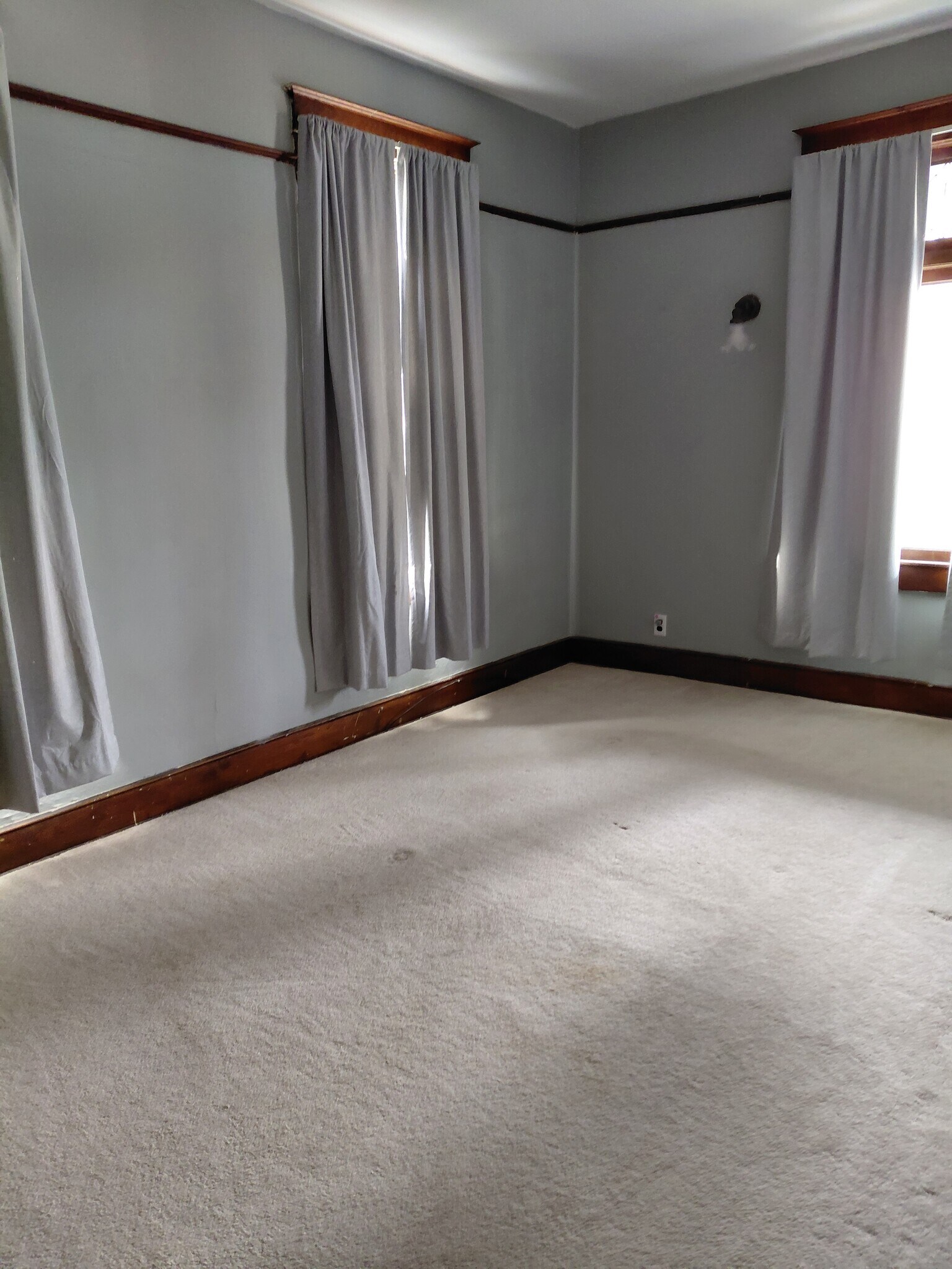 Largest bedroom - 1 Euclid Ave