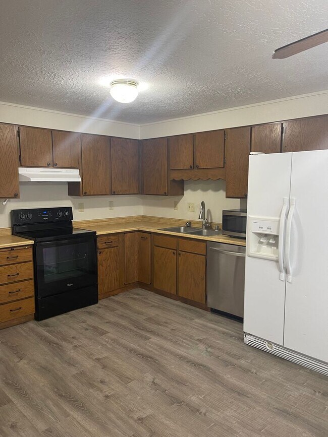 Building Photo - Duplex