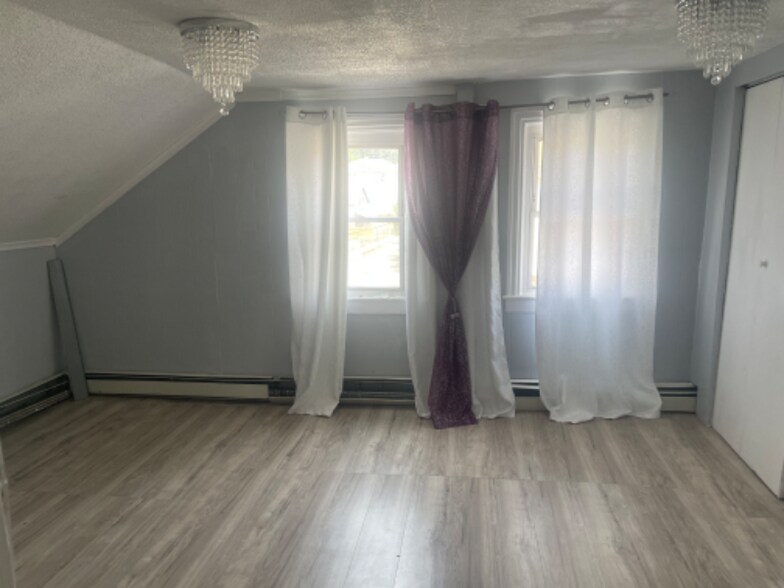 Building Photo - 34 Savings St