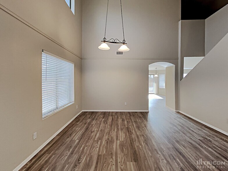 Building Photo - 85 W Sun Ray Dr