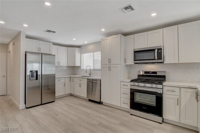 Building Photo - 4683 Calderwood St