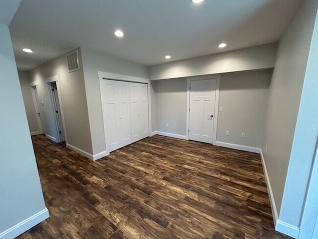 Building Photo - Well Maintained Home