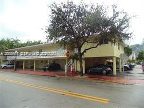 Building Photo - 820 3rd St