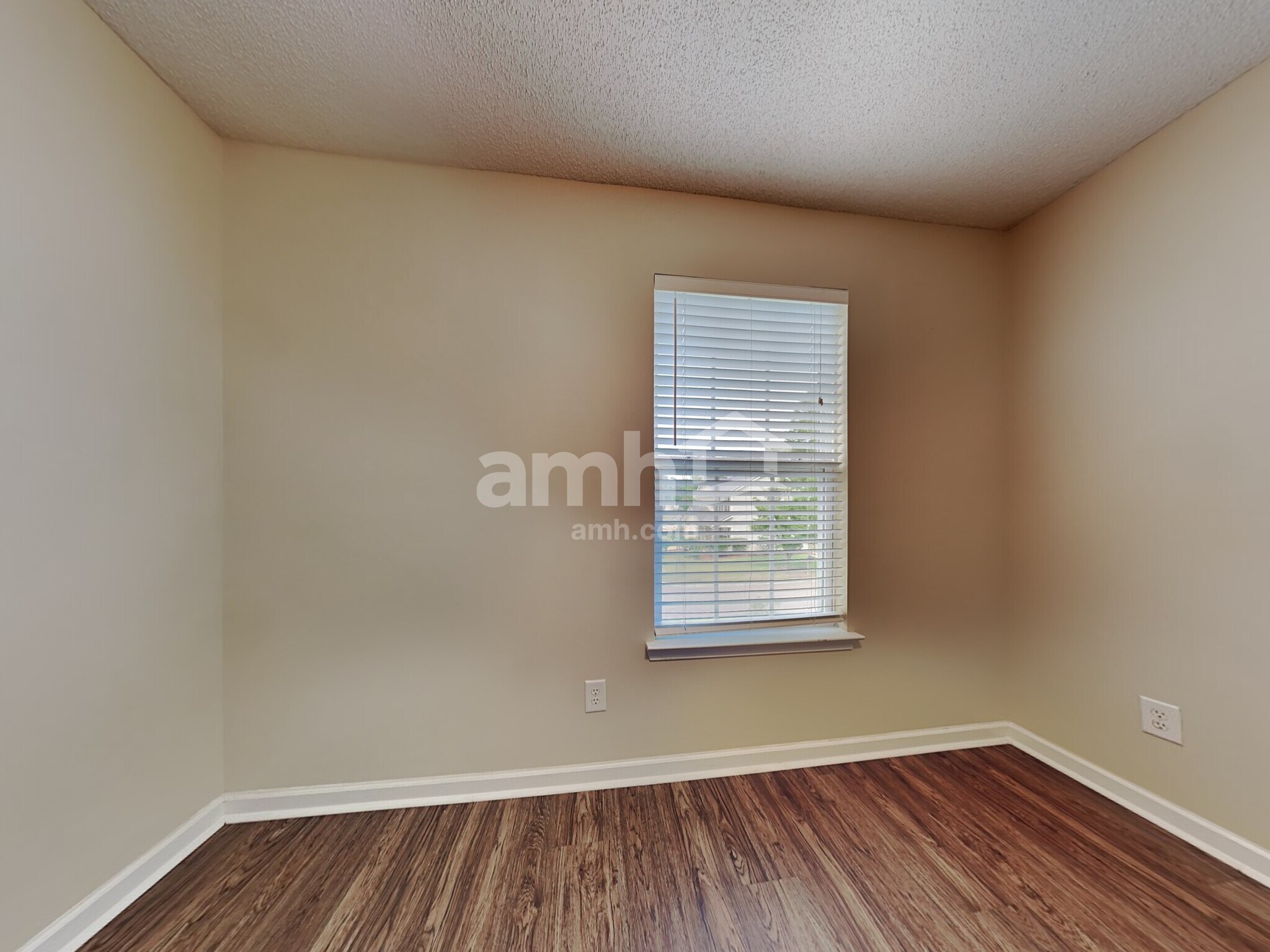 Building Photo - 149 Trickle Dr