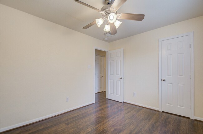 Building Photo - 17523 Cypress Orchard Ln