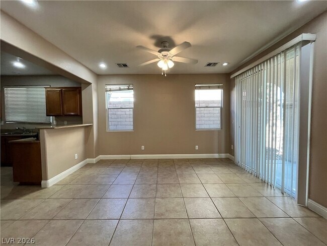 Building Photo - 548 Ivy Spring St