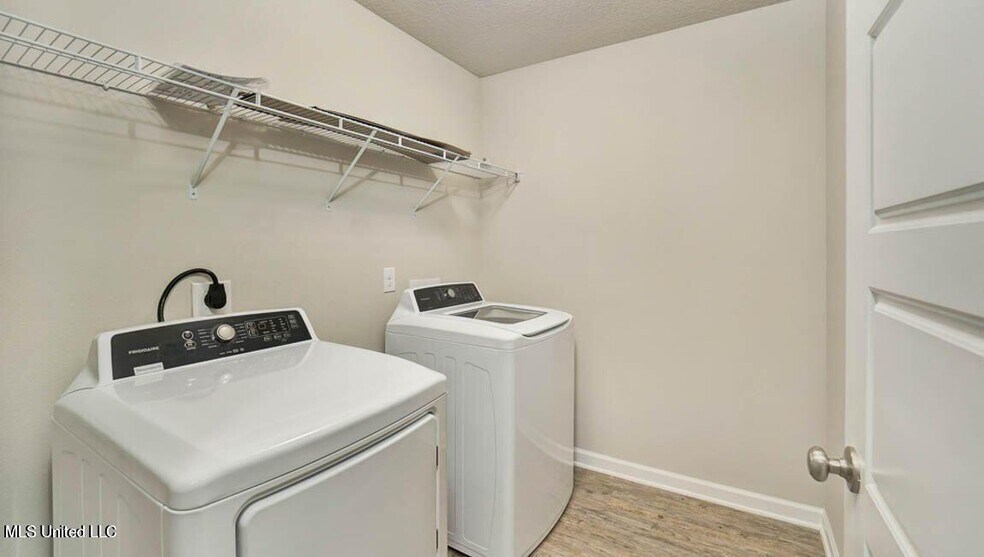 Building Photo - 1034 Enclave Cir
