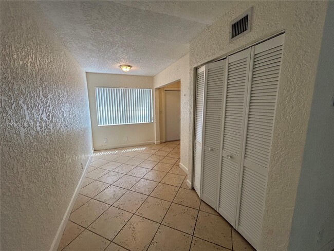 Building Photo - 4815 NW 9th Dr