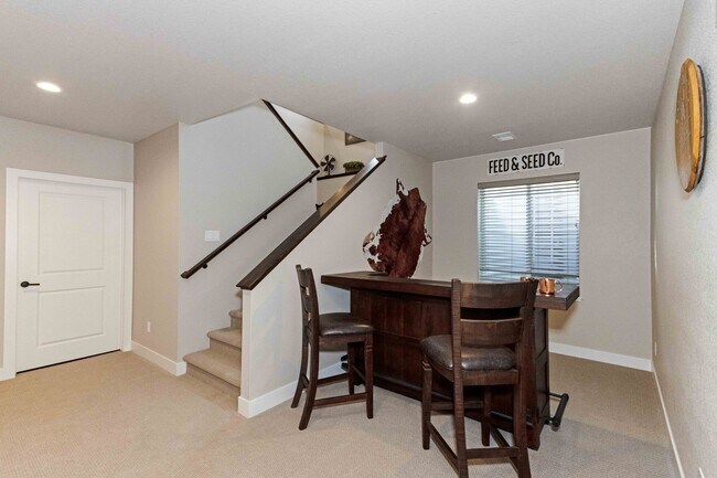 Building Photo - 5257 School House Dr
