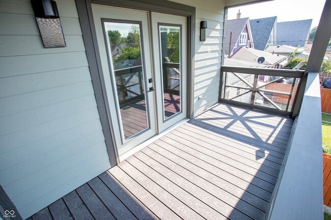 Building Photo - 734 Orange St