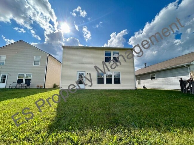 Building Photo - Great 3 Bedroom 2.5 Bathroom Two Story Home with Loft in Lawrence!