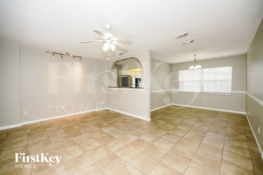 Building Photo - 1337 Mardrake Rd