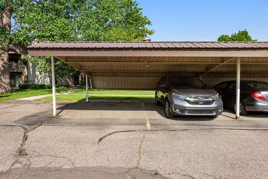 Building Photo - 31993 W 12 Mile Rd