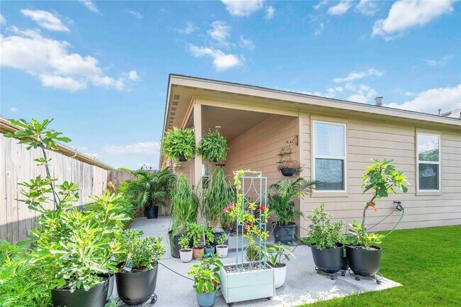 Building Photo - 18316 Timbermill Ln
