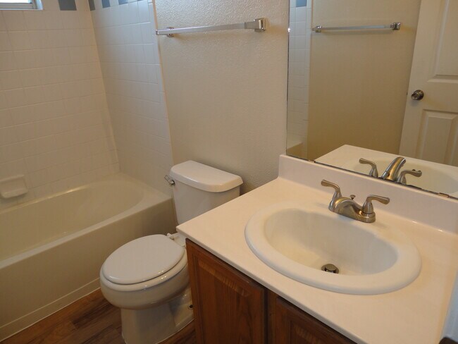 Building Photo - 6801 Augusta Hills Dr NE