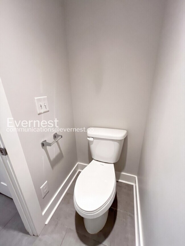Building Photo - 3-Bed/3-Bath Home/Available Now!