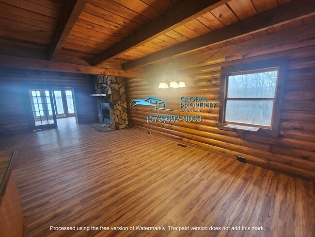 Building Photo - Lakefront 3 bedroom home for rent at the Lake