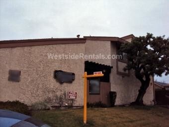 NA - 1049 E Huntington Dr