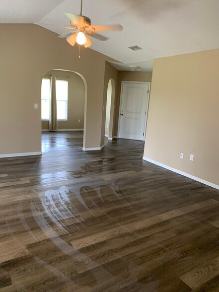 Building Photo - 1039 Bismarck Rd