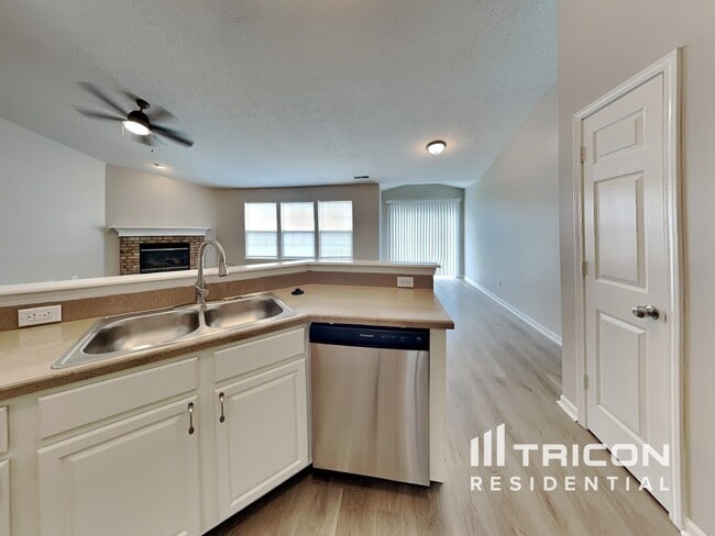 Building Photo - 7733 Wood Stream Dr