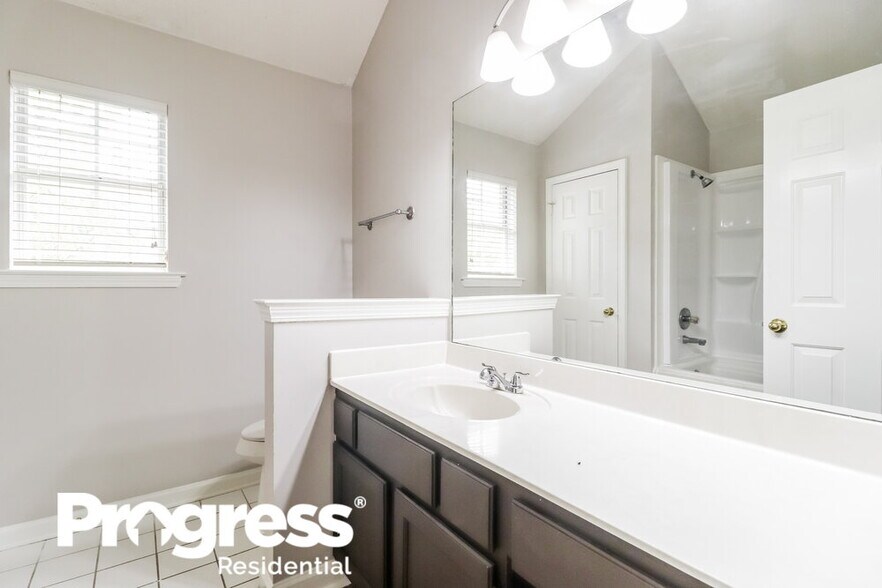 Building Photo - 9309 Garden Woods Cove