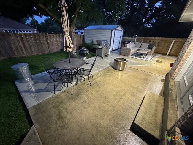 Building Photo - 1234 Bluff Creek Cir