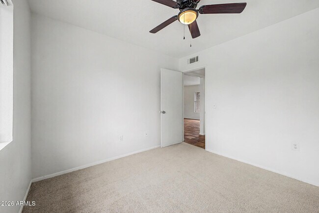 Building Photo - 1134 W Hermosa Dr