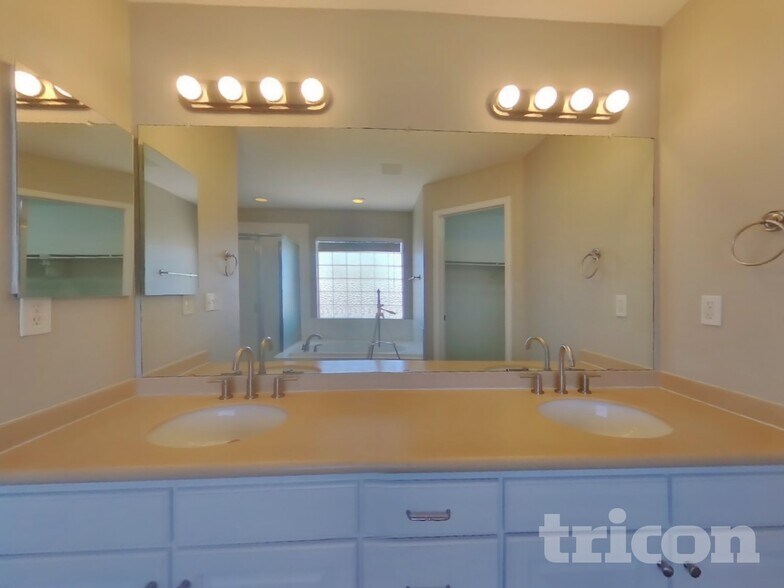 Building Photo - 13829 Josephine Ct