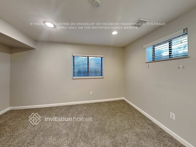 Building Photo - 1617 S Sedalia St