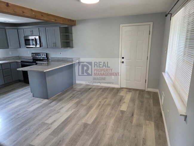 Building Photo - Recently remodeled 3 bedroom, 2.5 bath home